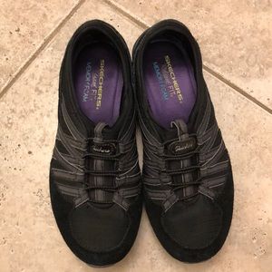 Skechers- women’s Memory Foam Black Size 6.5